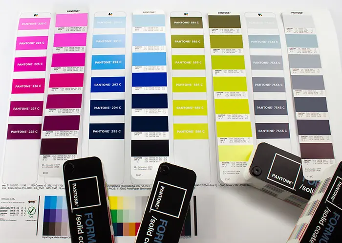 Sonderfarben (Pantone & HKS)
